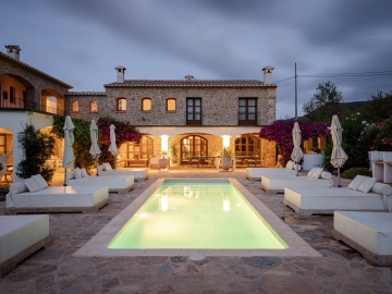 Cuatre Finques - Country Hotel in Xalo, Valencia Region