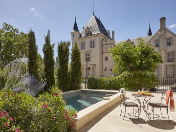 Chateau Les Carrasses - Castle hotel in Quarante, Occitanie