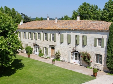Domaine Des Clos - Hotel & Self-Catering in Beaucaire, Occitanie