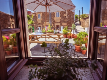 Morphosis Boutique Home - Holiday Apartments in Celeirós do Douro, North of Portugal