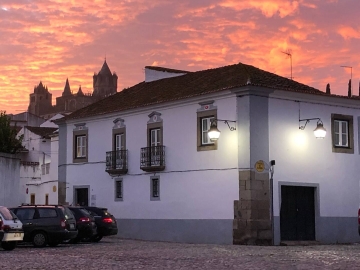 Lavradores Boutique Guesthouse - Pension in Evora, Alentejo