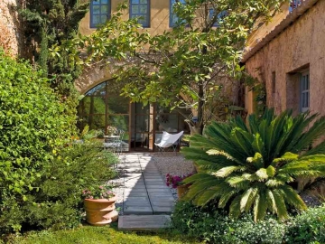 Les Hamaques - Bed and Breakfast in Viladamat, Catalonia