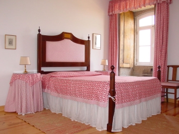 Casa de Vilarinho de S. Romão - Bed and Breakfast in Vilarinho São Romão, North of Portugal