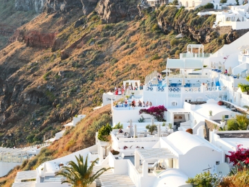 Ikastikies Suites - Holiday Apartments in Firostefani, Cyclades