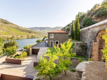 Quinta de Merouço - Casa do Rio - Holiday home villa in Vila Real, North of Portugal